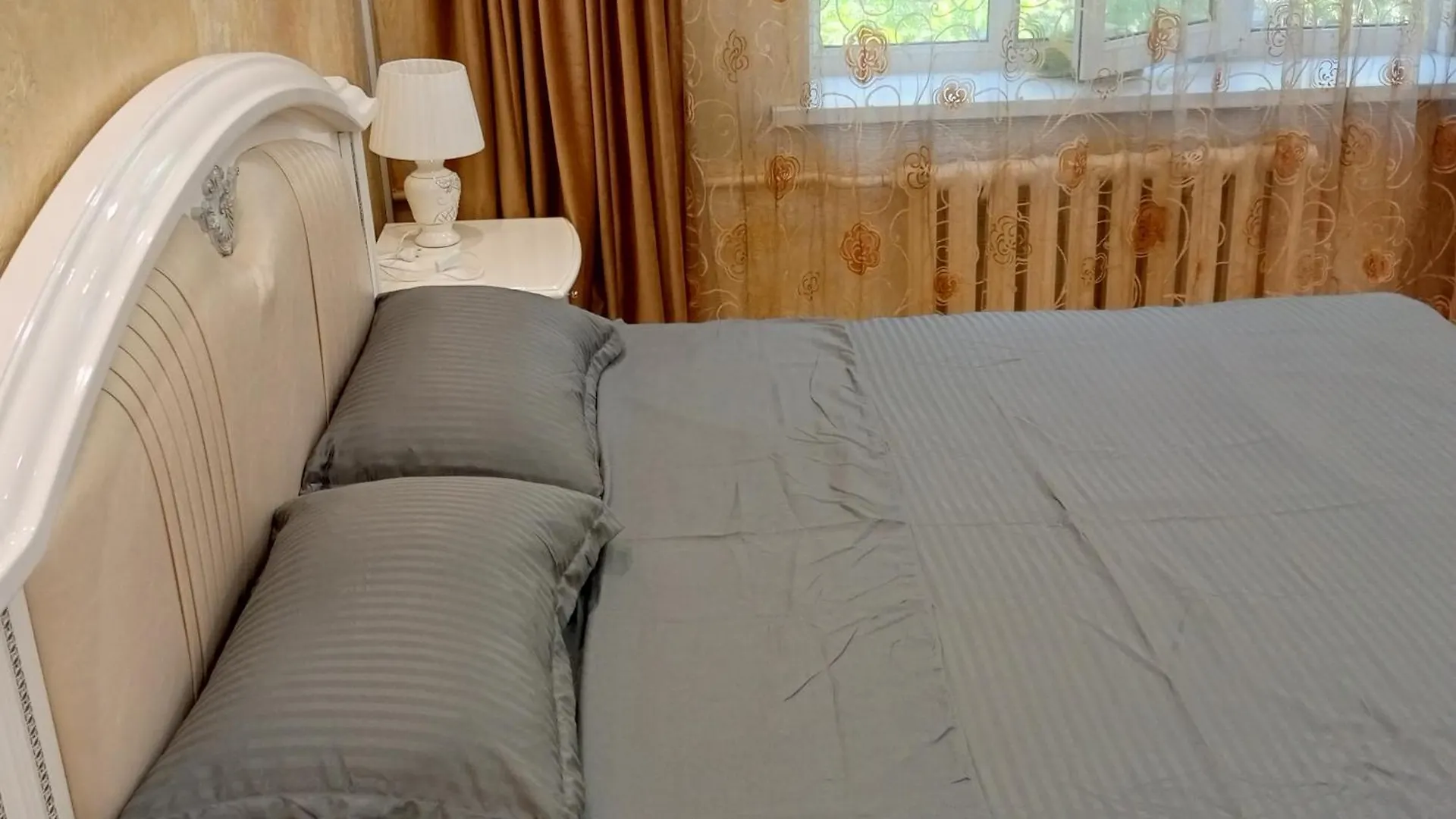 3 Rooms Of The Sun Almaty Appartement