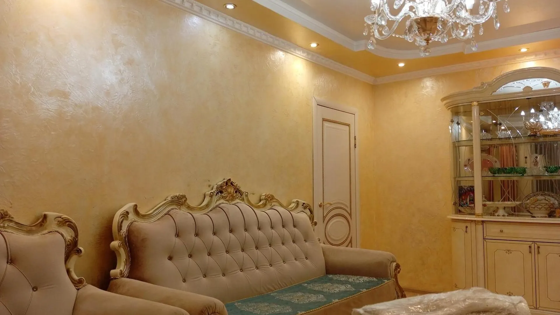 Appartement 3 Rooms Of The Sun Almaty