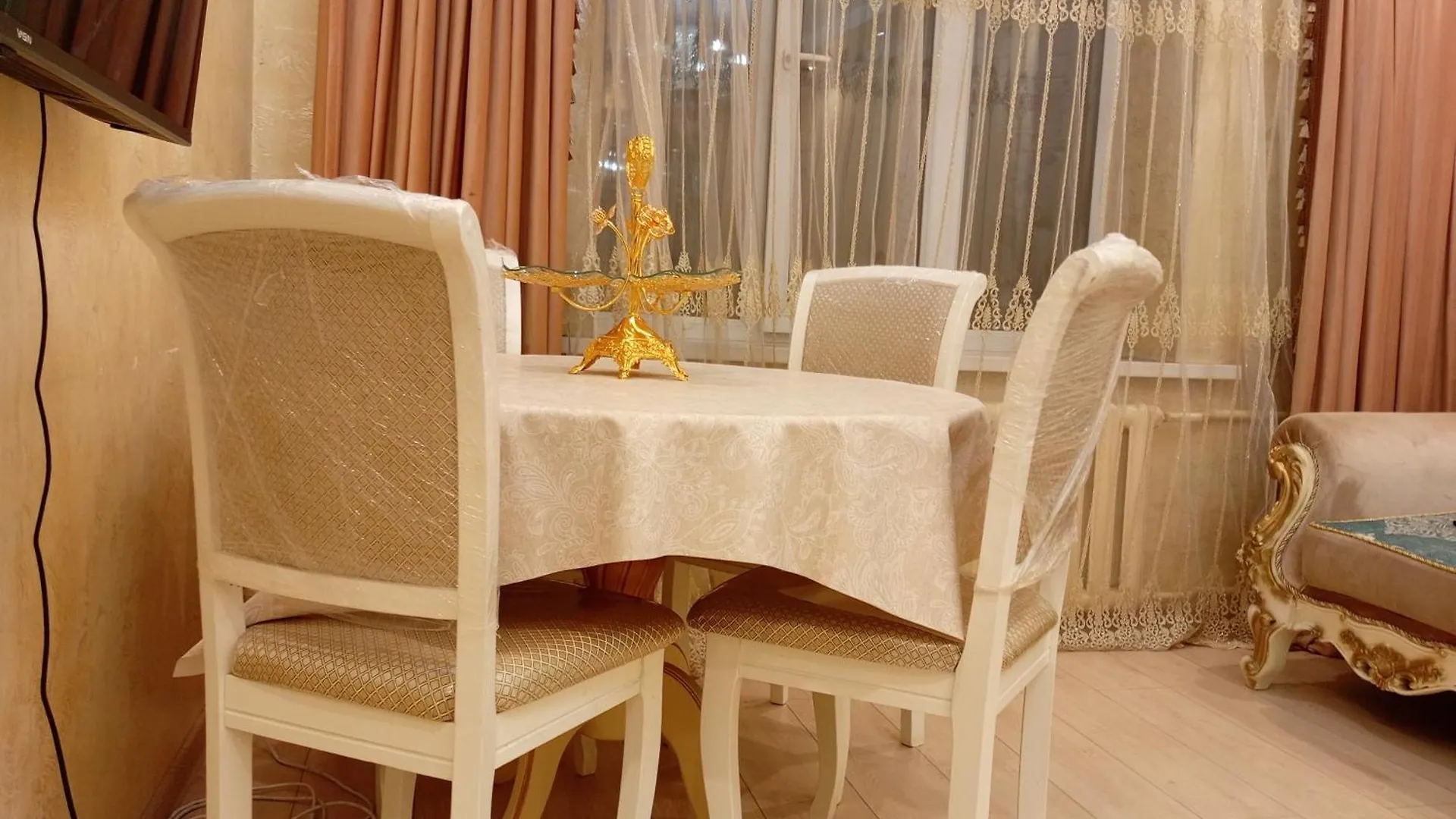 3 Rooms Of The Sun Almaty Appartement