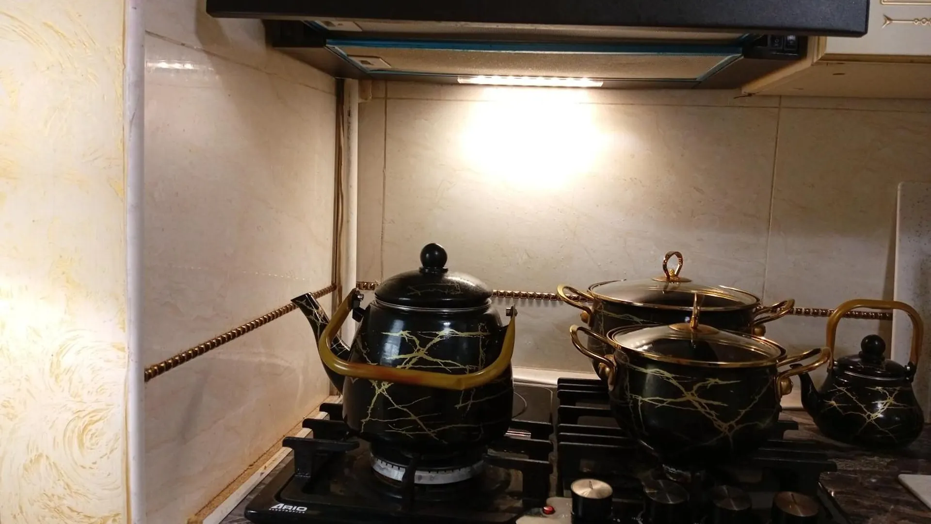 Appartement 3 Rooms Of The Sun Almaty