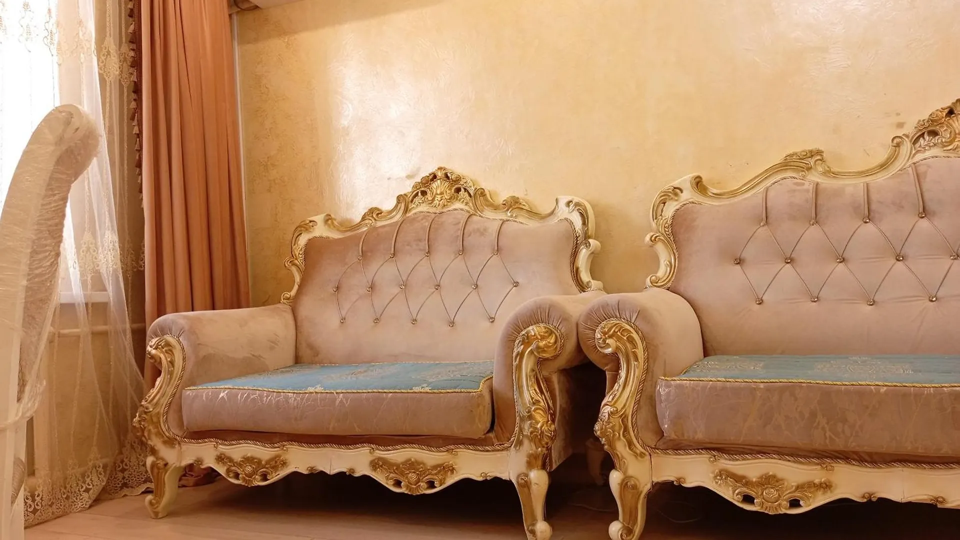 Appartement 3 Rooms Of The Sun Almaty Kazakhstan